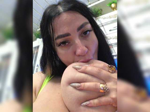 vipbrunetka