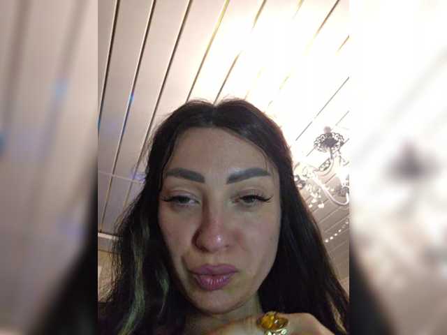 vipbrunetka