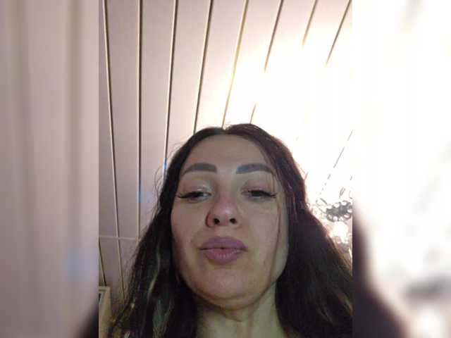 vipbrunetka