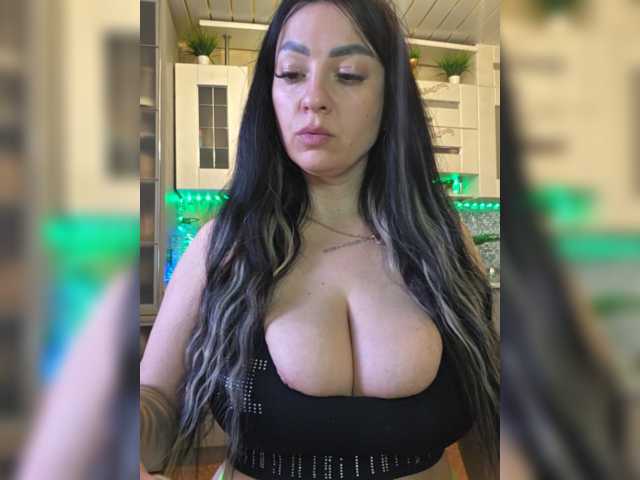 vipbrunetka
