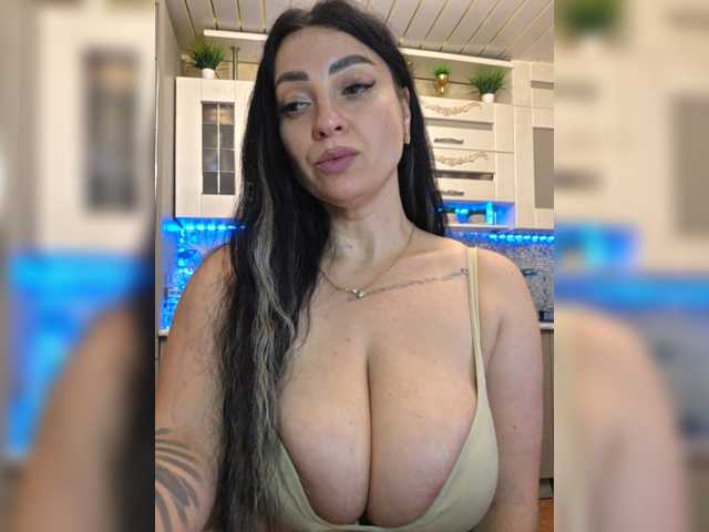 vipbrunetka