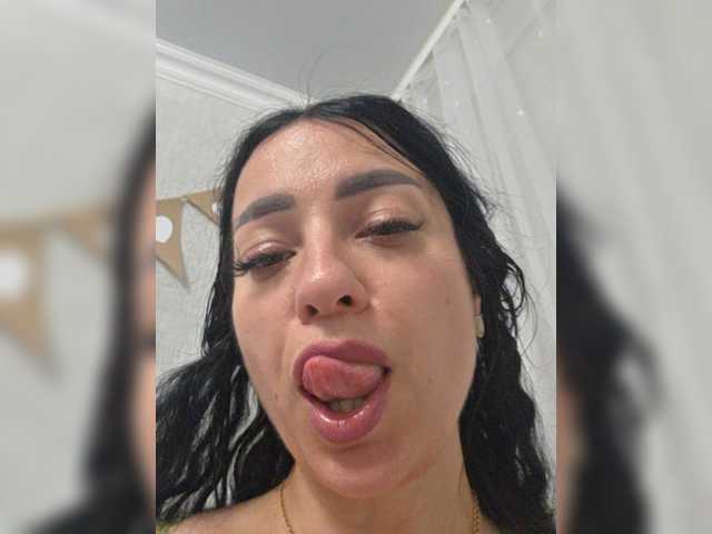 vipbrunetka