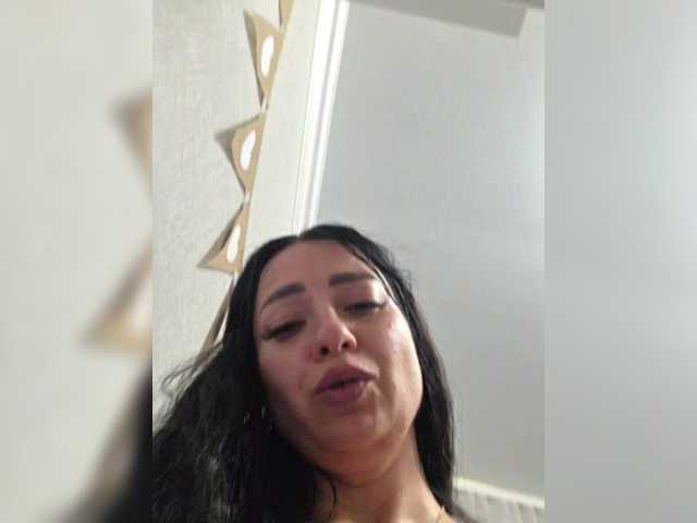 vipbrunetka live cam on BongaCams