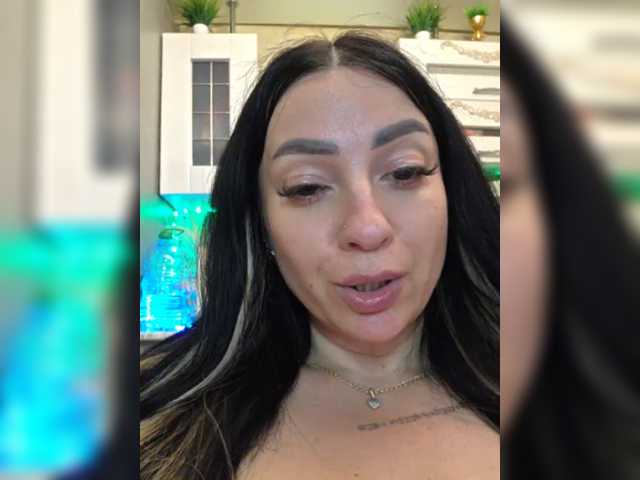 vipbrunetka