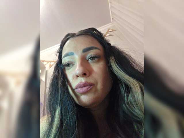 vipbrunetka