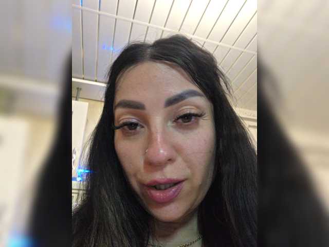 vipbrunetka