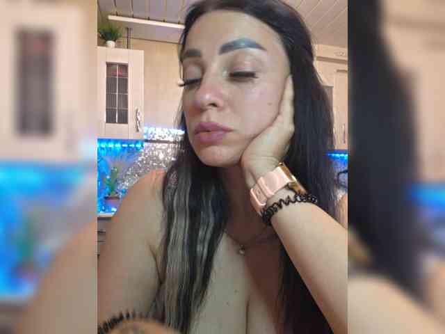 vipbrunetka Sex Cam Show