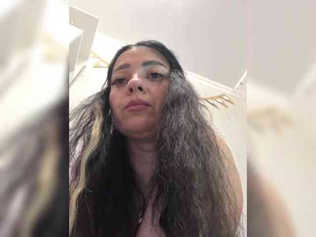 vipbrunetka Sex Cam Show