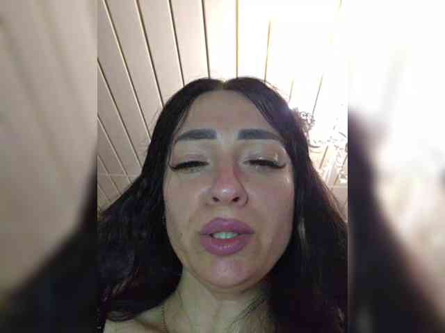 vipbrunetka Sex Cam Show