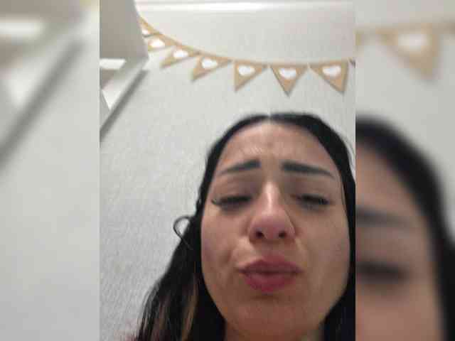 vipbrunetka Sex Cam Show