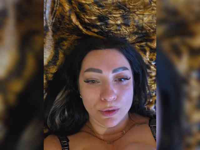 vipbrunetka
