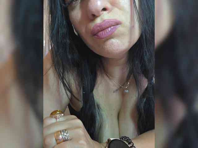 vipbrunetka Sex Cam Show