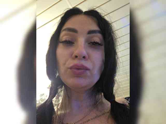 vipbrunetka Sex Cam Show