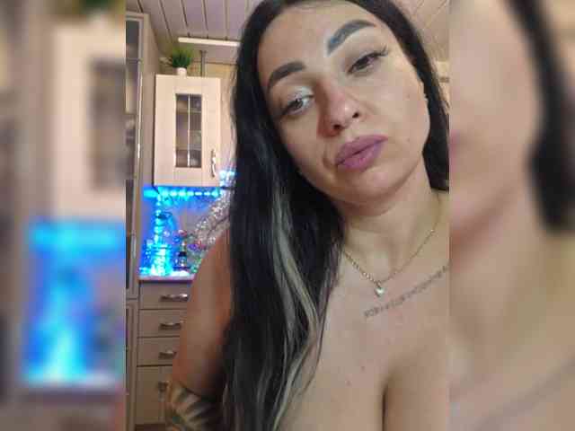 vipbrunetka
