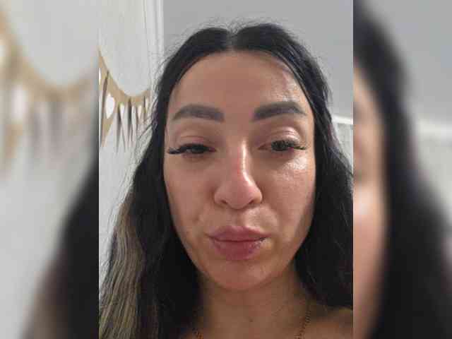 vipbrunetka Sex Cam Show