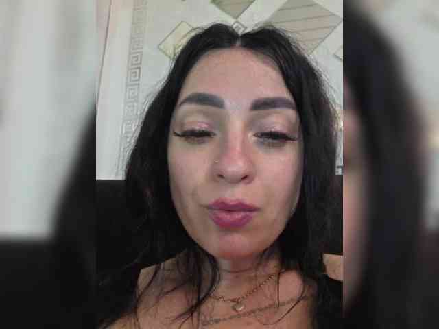 vipbrunetka Sex Cam Show