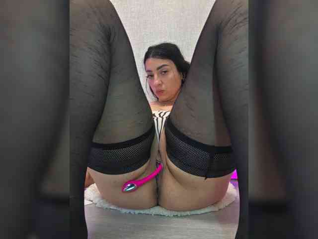 vipbrunetka Sex Cam Show
