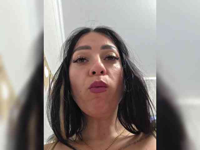 vipbrunetka Sex Cam Show