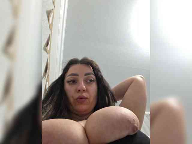 vipbrunetka