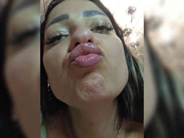 vipbrunetka