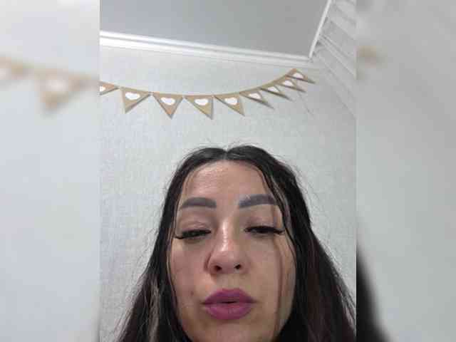 vipbrunetka