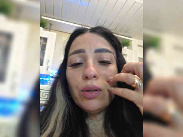 vipbrunetka Sex Cam Show