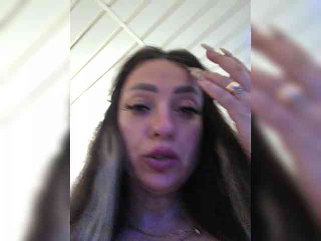 vipbrunetka