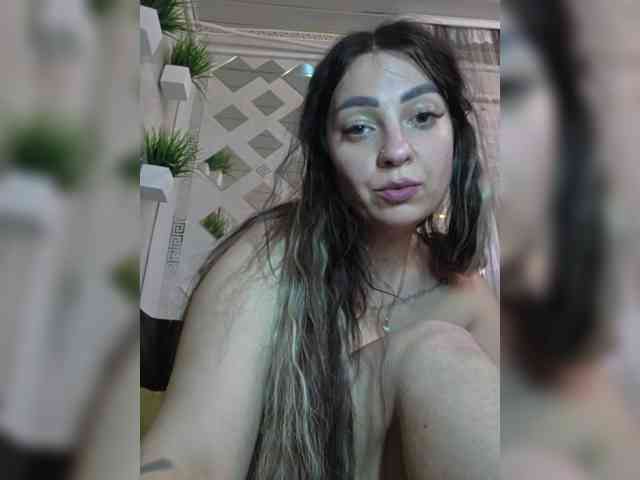 vipbrunetka
