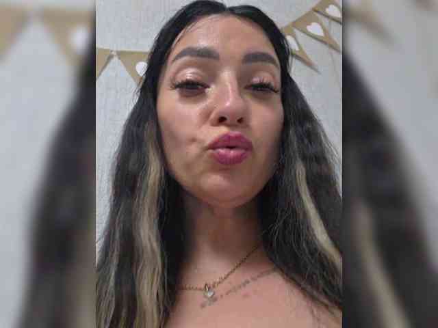 vipbrunetka Sex Cam Show