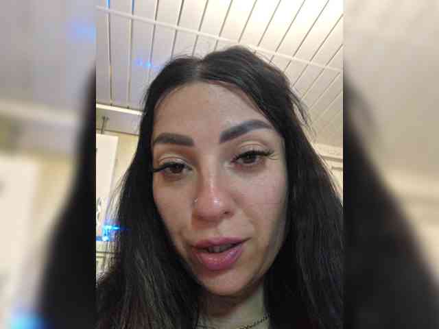 vipbrunetka Sex Cam Show