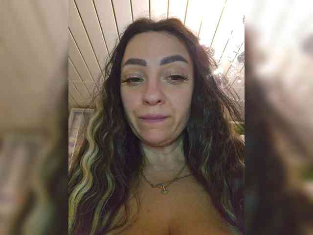 vipbrunetka