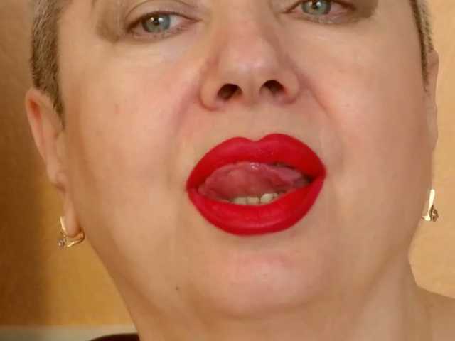 PoshLadyx, en directo ahora en BongaCams