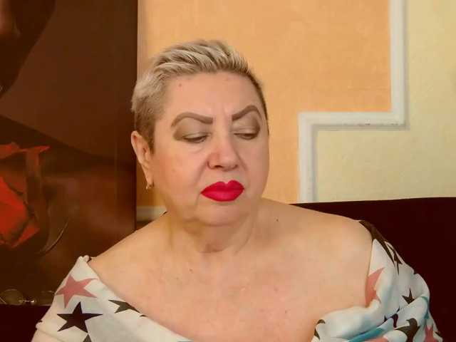 le modèle PoshLadyx est en webcam porno dans un show sur le site bongacams, il possède les tags suivants: White/Caucasian,Blonde,Shaved
