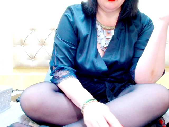 Vikibru live cam on BongaCams
