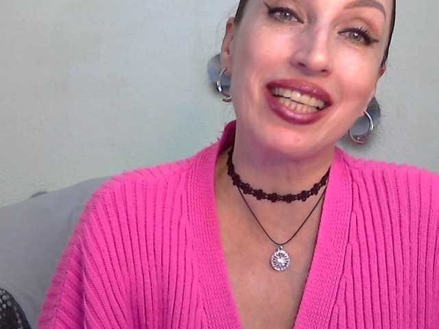 Irinchi live cam on BongaCams