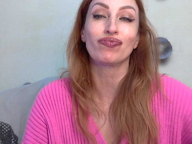 Irinchi, live now on BongaCams