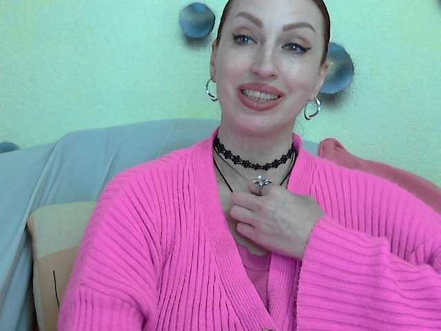 Irinchi's BongaCams show and profile