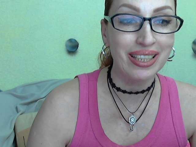 Irinchi's BongaCams show and profile