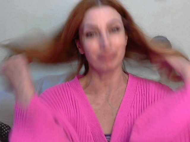Irinchi, live now on BongaCams
