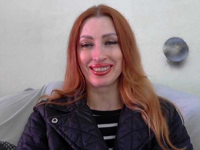 le modèle Volna2727 est en webcam porno dans un show sur le site bongacams, il possède les tags suivants: White/Caucasian,Redhead,Shaved