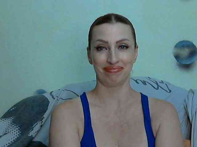 Irinchi Live Webcam on BongaCams