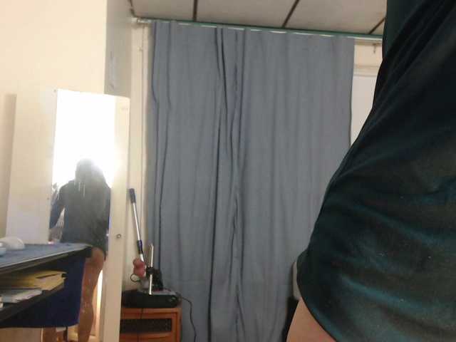 FIXMYASSTOO live webcam show