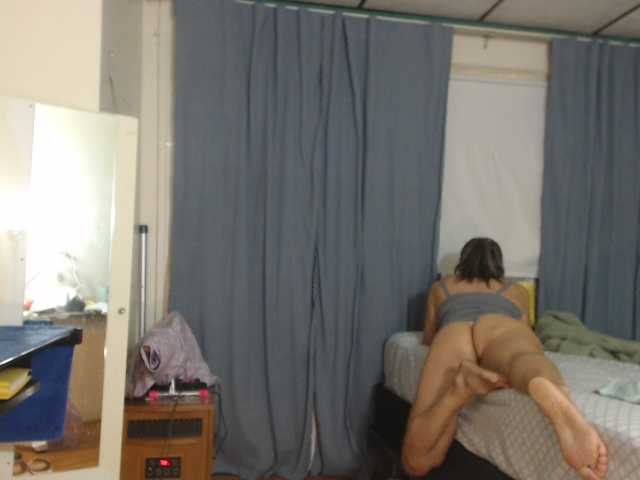 FIXMYASSTOO live cam on BongaCams