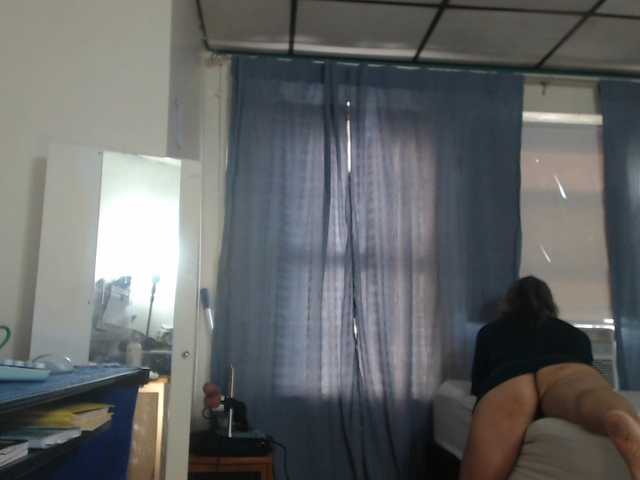 FIXMYASSTOO live webcam show