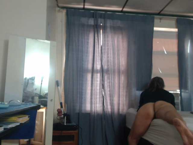 FIXMYASSTOO live webcam show