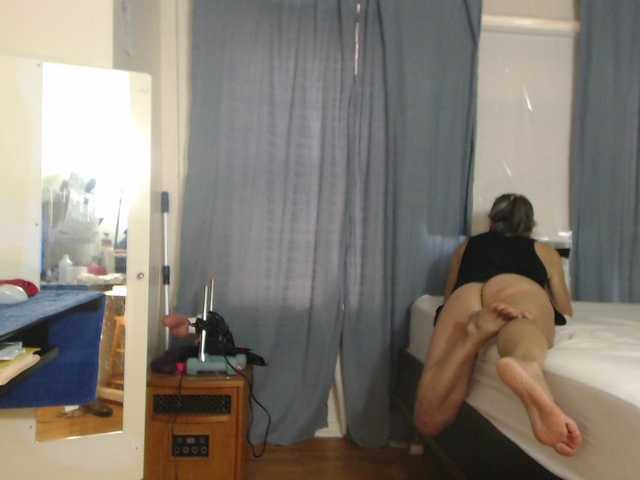 AnalTaxi live cam on BongaCams