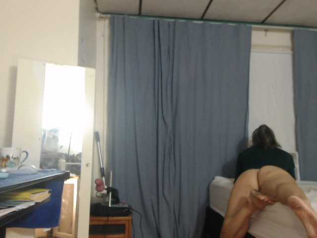 FIXMYASSTOO live webcam show