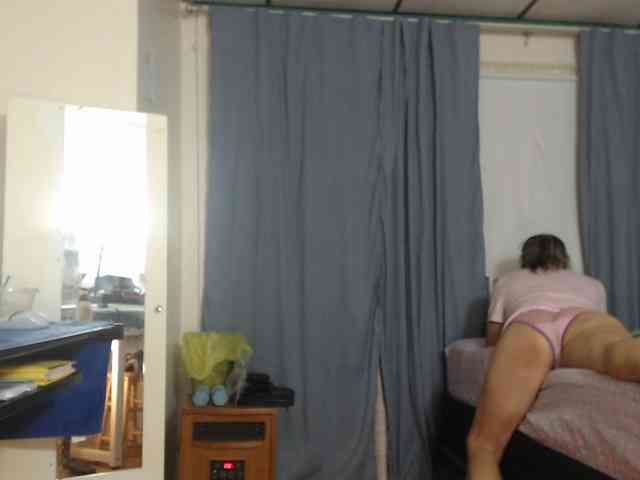 FIXMYASSTOO webcam