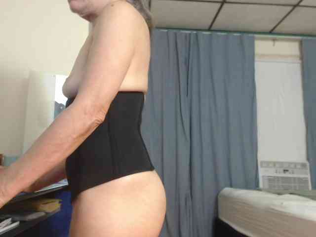 FIXMYASSTOO webcam