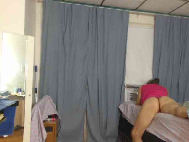 FIXMYASSTOO webcam